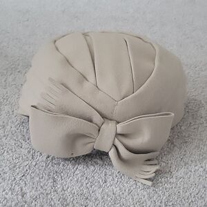 Irene‎ of New York I. Magnin & Co  Vintage Hat with Bow Cream Wool